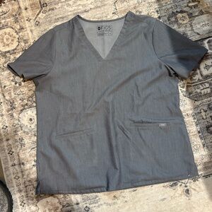 Figs casma 3 pocket scrubs top size XXL gray